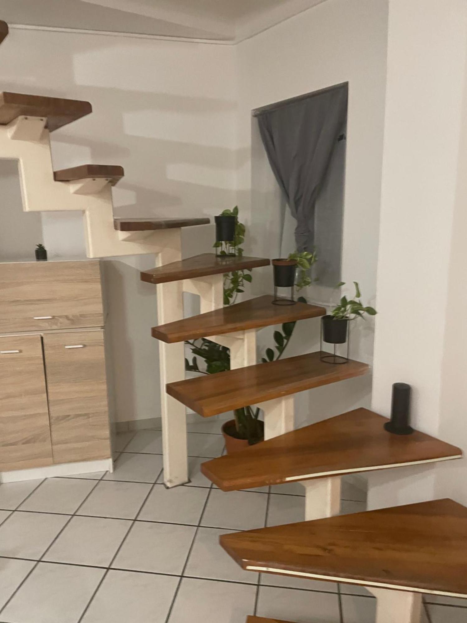 Atrium Apartment *