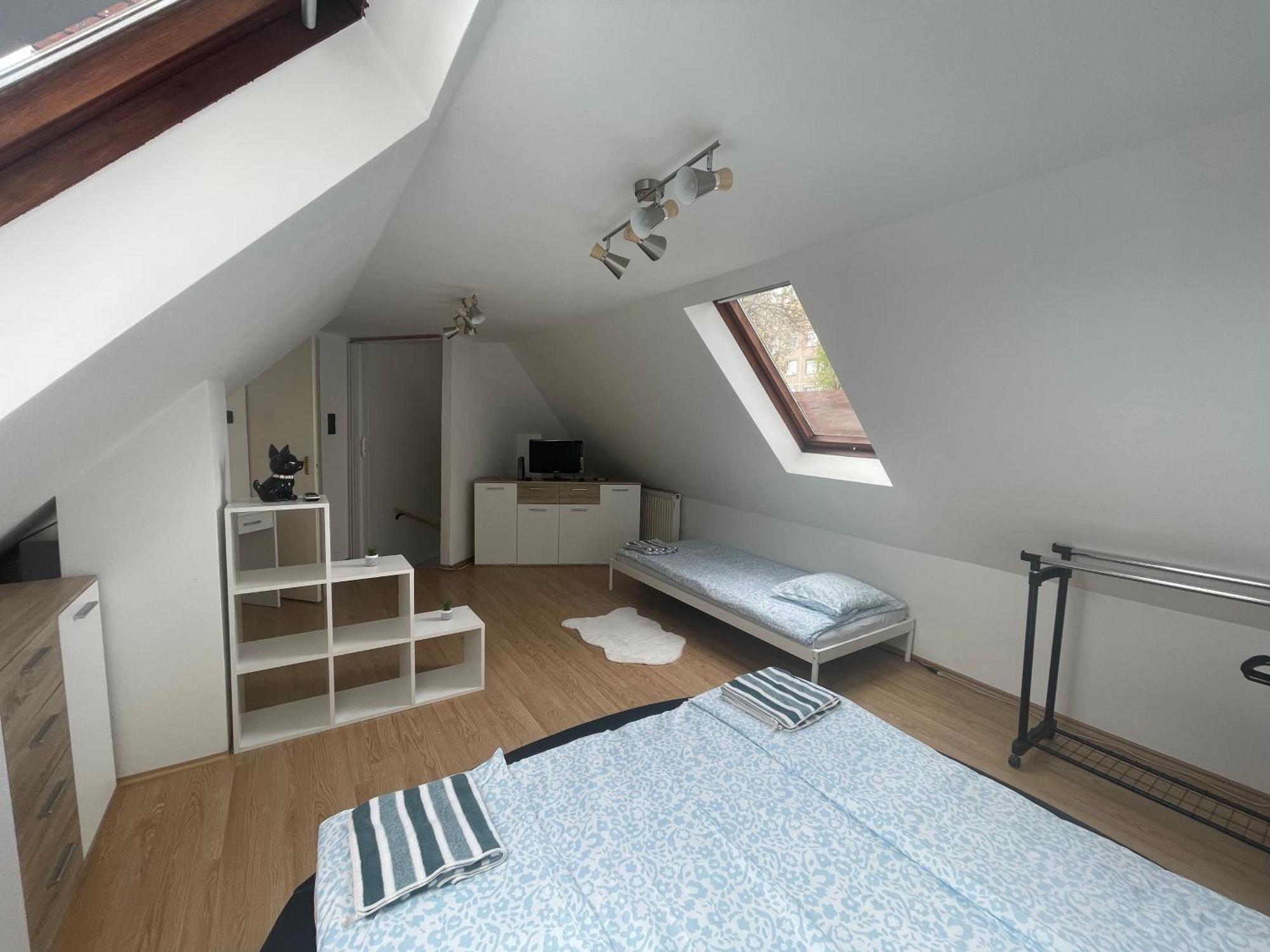 Atrium Apartment *